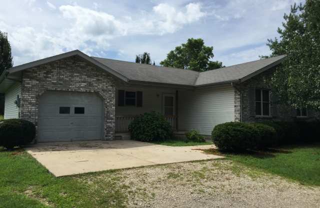 3 Bed 1 Bath REMODELED House For Rent in Marshfield! photos photos