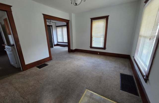 2-bedroom 1.5 bath two story single family home Gallery 4