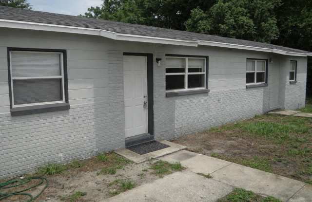 4 bedroom  2 bath home in Tampa - 9217 North 13th Street, Tampa, FL 33612