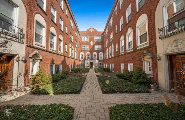 Rogers Park Gem with in-unit Laundry photos photos