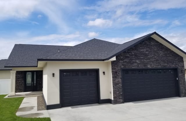 7305 Heathers Way - 7305 Heathers Way, Yakima, WA 98903