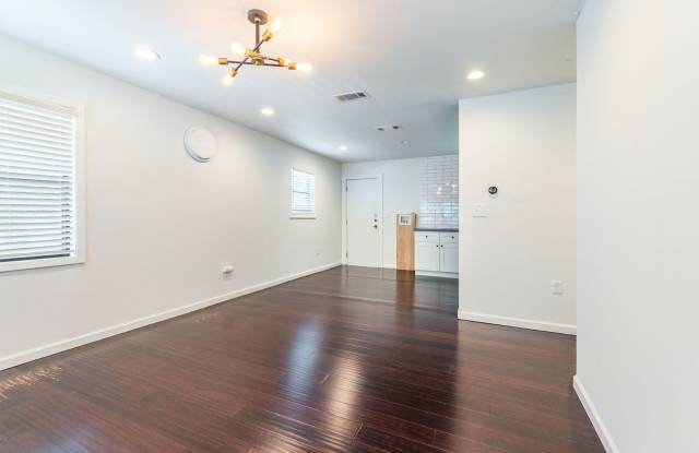 Charming & Updated Mid-Century 3 Bed/1 Bath in East Austin! Gallery 4