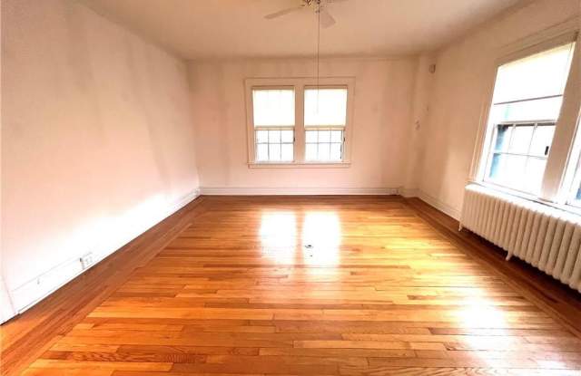 470 Whitney Avenue Gallery 4
