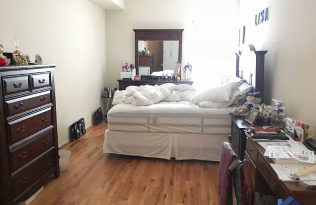 3055 N Sheffield Ave 2B - 3055 North Sheffield Avenue, Chicago, IL 60657
