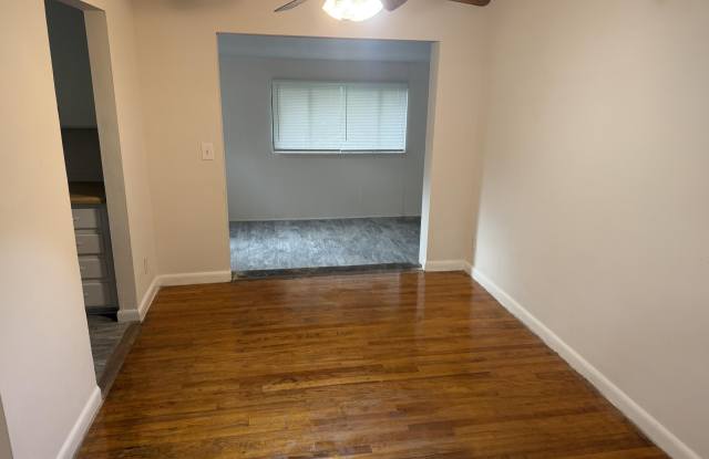 7244 SANDHURST Road S Gallery 3