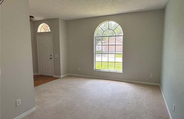 12521 SPARKLEBERRY Road Gallery 4