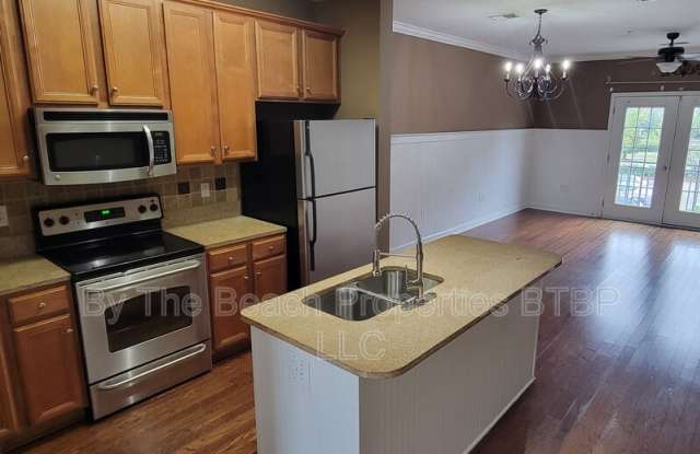 3578 SAINT JAMES AVENUE - UPSTAIRS Gallery 2
