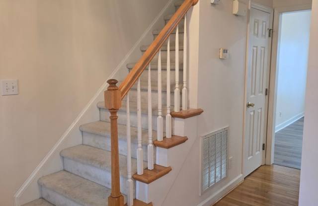 3 Bedroom Home Located in Kings Grant Gold Community! Gallery 4