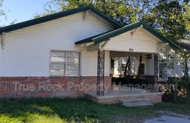 913 N Highland photos photos