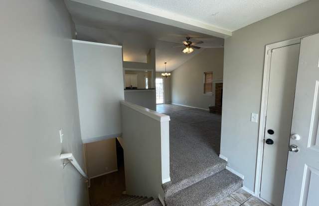 Prime spot, tons of space! Gallery 4