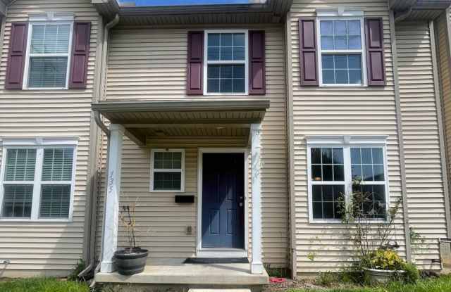 3 BEDROOM 2.5 BATHROOM Gallery 1