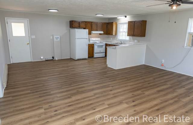 1670 Falls Avenue - A Gallery 4