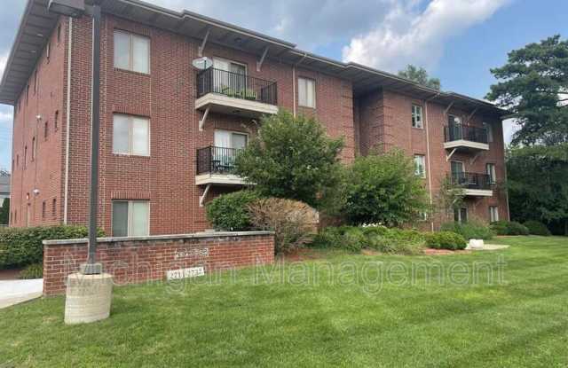 2715 E Maple Rd - 2715 East Maple Road, Birmingham, MI 48009