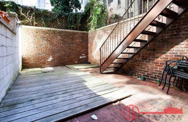 1724 Second Avenue Gallery 4