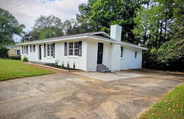 Large Family Home - Move In Ready! Gallery 3
