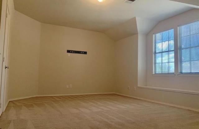 5848 Crestview Drive Gallery 4