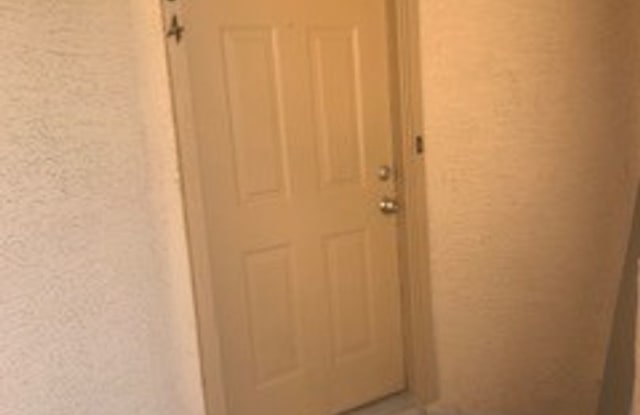 Updated 2 bedroom unit in Colorado Bay!! Gallery 3