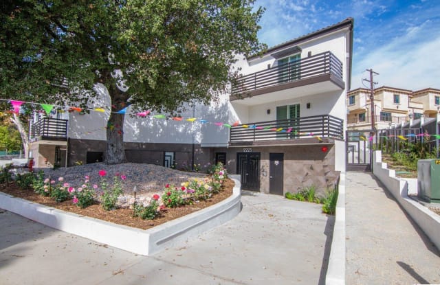 2225 Mira Vista Avenue - 2225 Miravista Avenue, La Crescenta-Montrose, CA 91020
