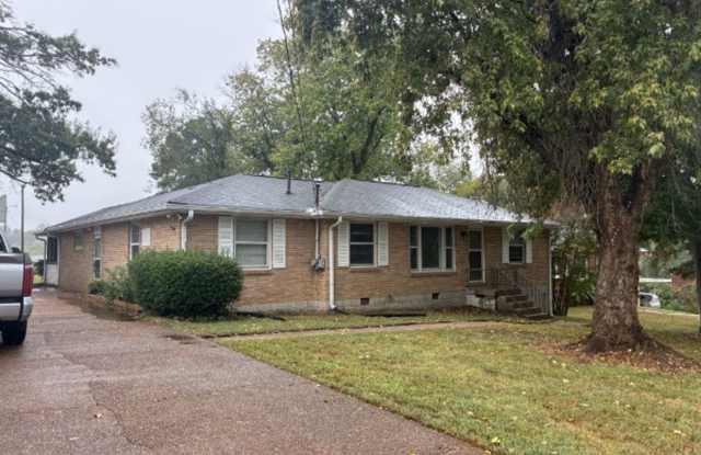 One Level Brick Home near I-24 & Haywood Ln Gallery 1