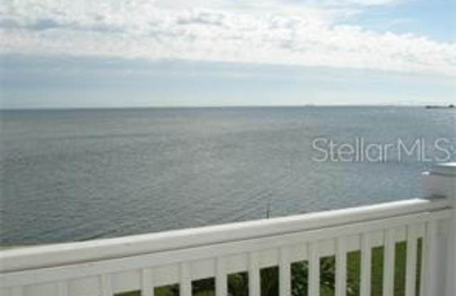 5248 BEACH Drive SE Gallery 3