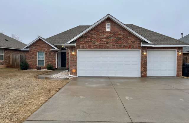 Great 3 Bed, 2 Bath Home in Moore Schools photos photos