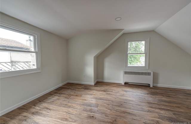 2528 Marshall Avenue Gallery 4