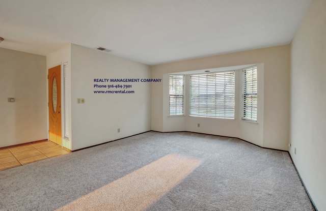 8309 Crossoak Way Gallery 3