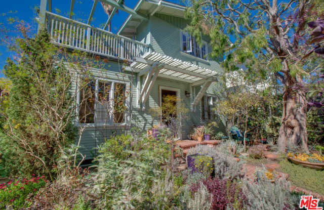 813 NOWITA PL - 813 Nowita Place, Los Angeles, CA 90291