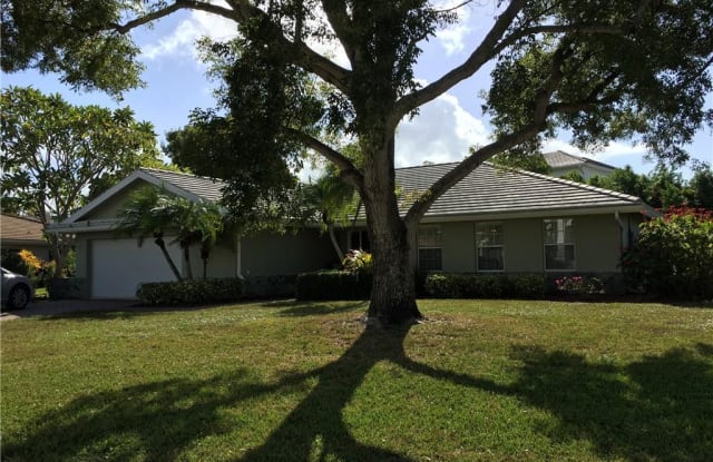 626 Fountainhead WAY - 626 Fountainhead Way, Naples, FL 34103