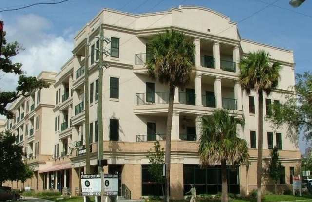 1661 RIVERSIDE Avenue Gallery 1