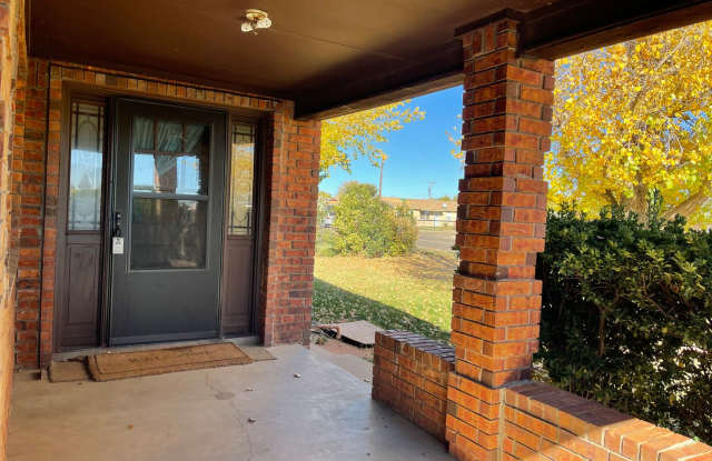 Spacious Home, Large En-suite Master Bath,  Pets Allowed Gallery 4