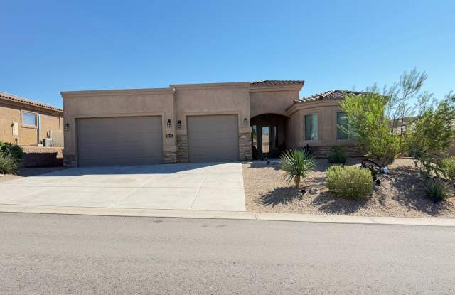 JUST REDUCED!!Winter Furnished Rental Available 2027 Gallery 1