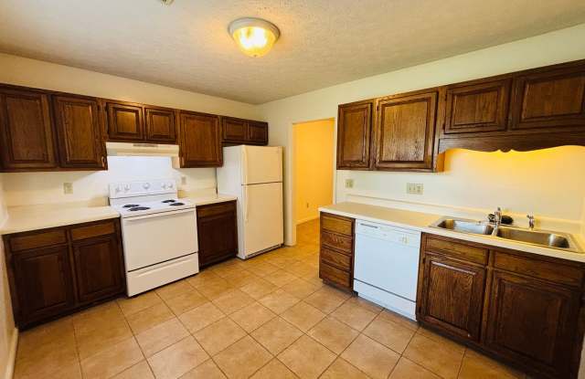 3 Bedroom 2.5 Half Bath Townhouse Gallery 4