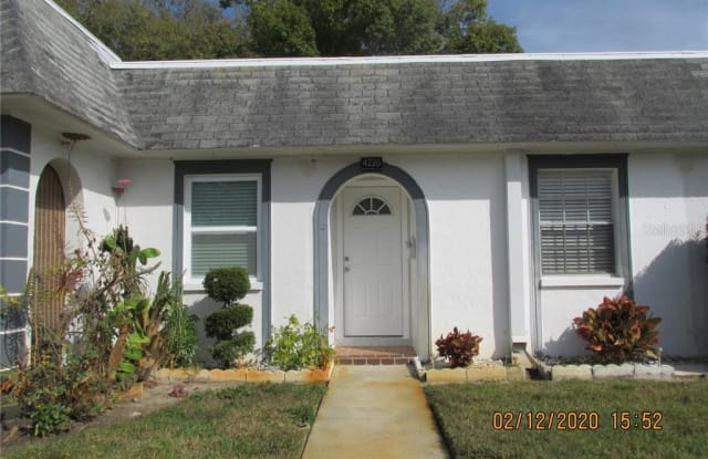 4220 REDCLIFF PLACE - 4220 Redcliff Place, Beacon Square, FL 34652