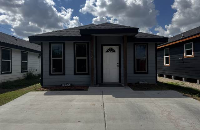 512 East Los Torritos Street photos photos