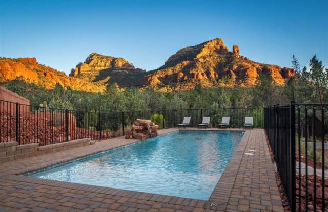 Breathtaking Luxury Home Basking in Sedona's Red Rock Mountains! Salt Pool, Hot Tub & Fire Pit!! Javelina House Gallery 3