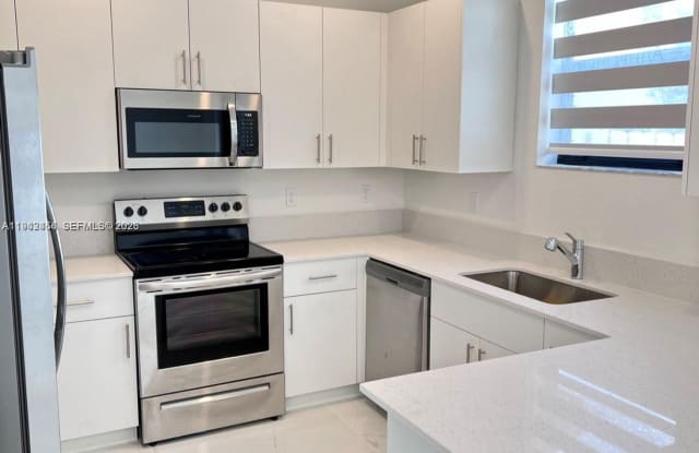 15903 SW 2nd Place 15903, Pembroke Pines, FL 33027 photos photos