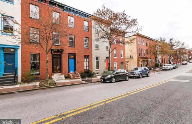 2121 E LOMBARD ST Gallery 3