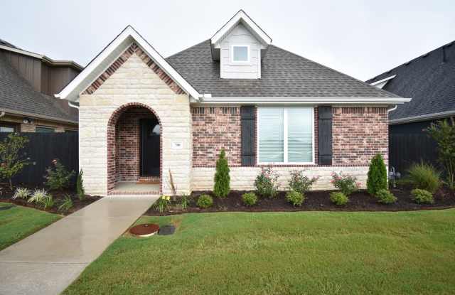 Luxurious 4 Bedroom 3.5 Bathroom in Fayetteville, AR photos photos