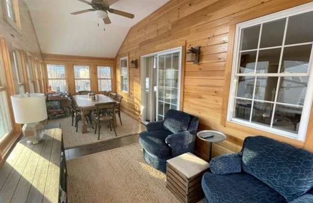 **WINTER - SPRING RENTAL** Meredith 3 bedroom 2 bathroom home Gallery 1