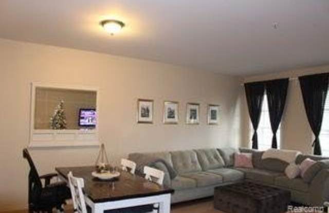 227 Jotham Avenue Gallery 3