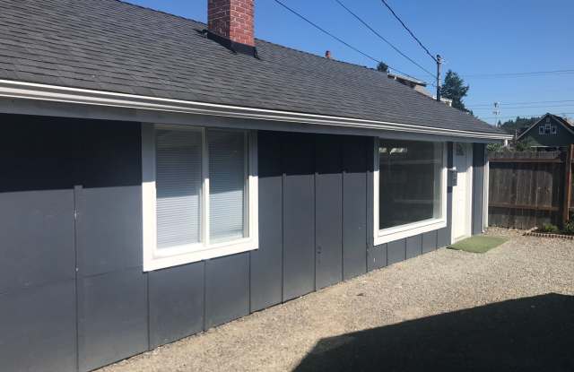 For Rent: Charming 2 Bed 1 Bath Home in the Heart of Old Town Monroe - 115 East Fremont Street, Monroe, WA 98272