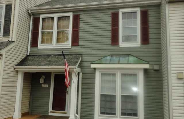 8222 MAPLE RIDGE Avenue - 8222 Maple Ridge Avenue, Newington Forest, VA 22153