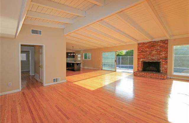 5932 Babbitt Avenue Gallery 3