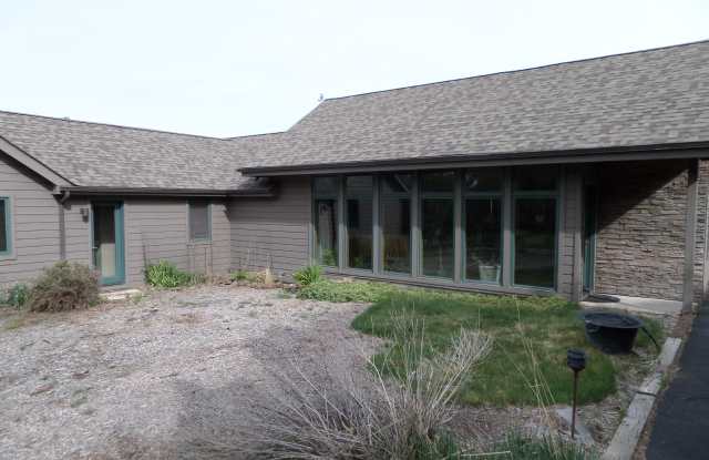 485 Pinyon Street Gallery 2