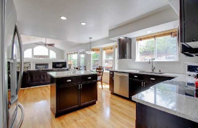 2360 Bayberry Lane Gallery 2