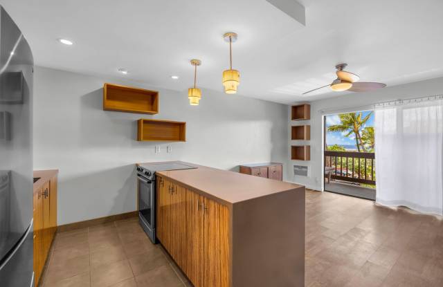 Ocean-View Studio Across from Honokowai Beach – Furnished, Avail 8/15 Gallery 1