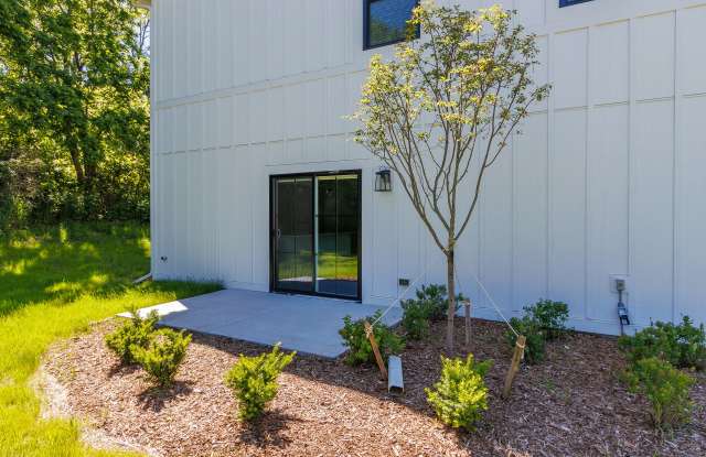 1920 Edwards Street - A Gallery 4