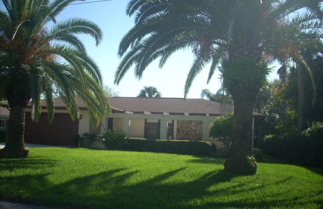 629 MADRID AVENUE - 629 Madrid Avenue, Venice, FL 34285