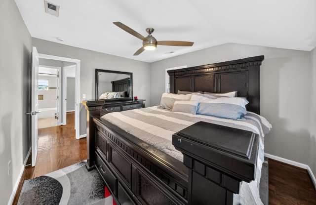 5211 Jay Street Northeast - Room 1 photos photos